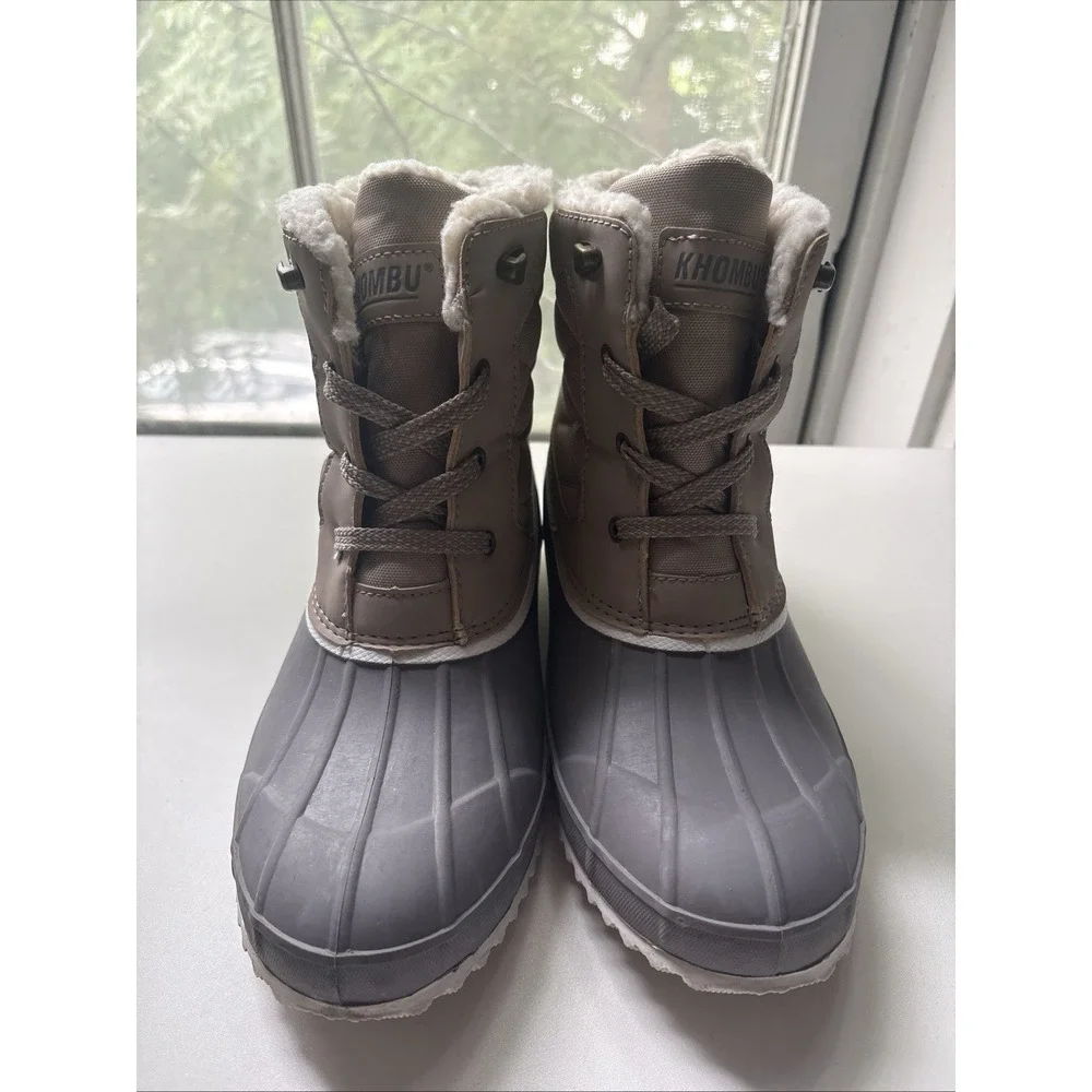 Khombu Women's Winter Water Repellent with Faux Fur Boots Size 10